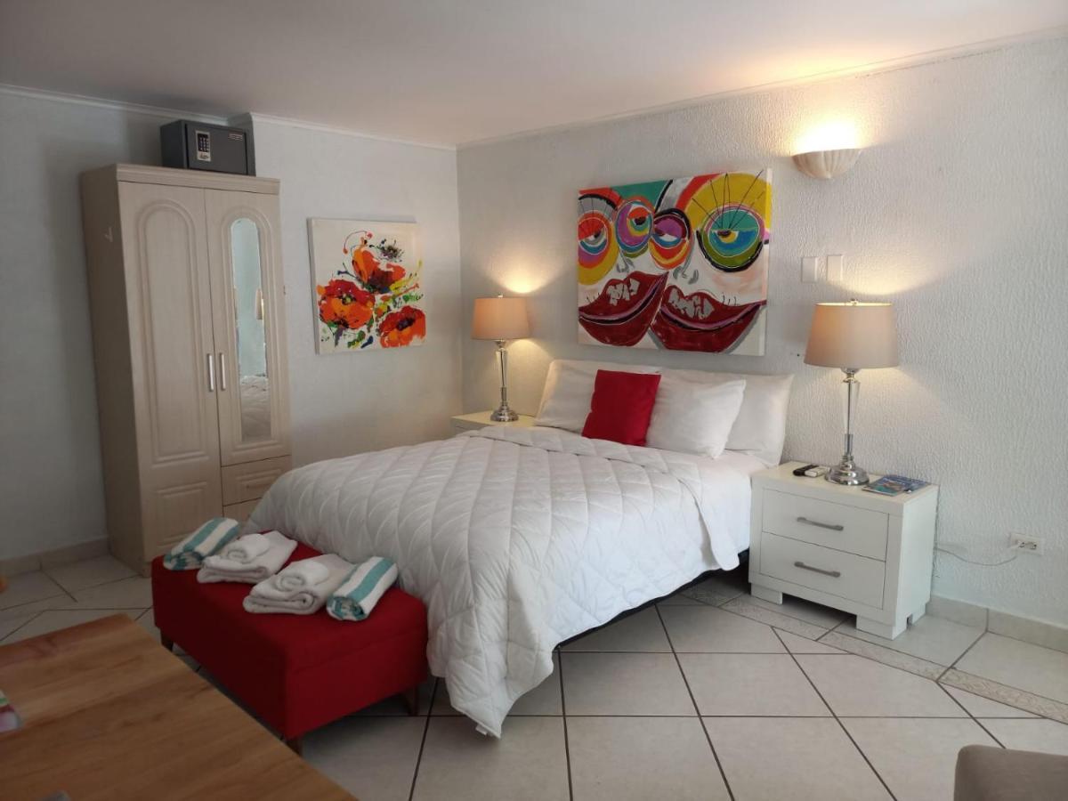 פאלם ביץ' Sunflower Villa Studios מראה חיצוני תמונה