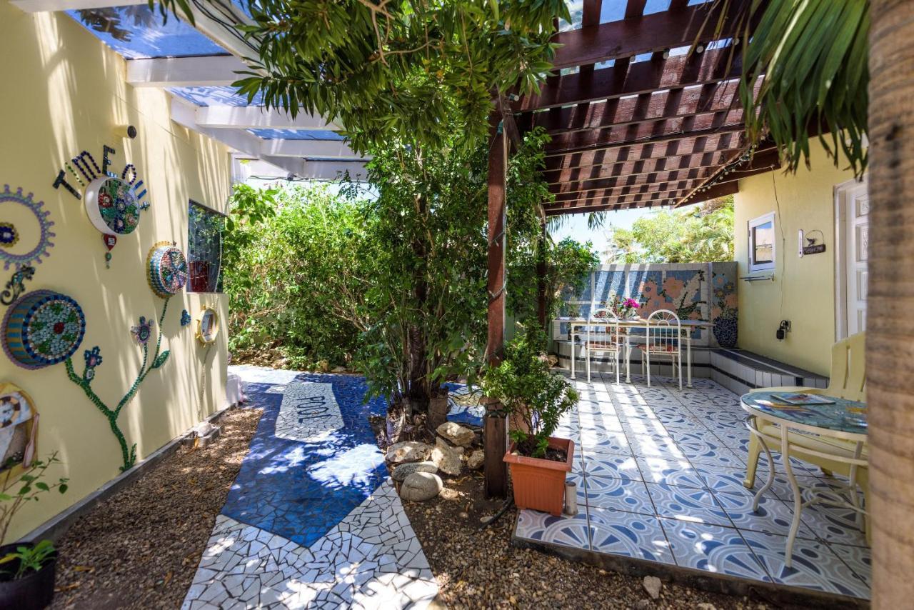 פאלם ביץ' Sunflower Villa Studios מראה חיצוני תמונה