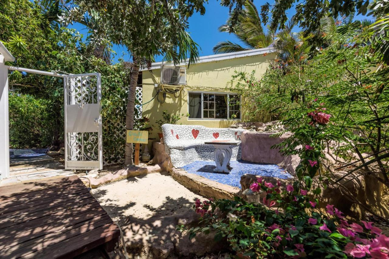 פאלם ביץ' Sunflower Villa Studios מראה חיצוני תמונה