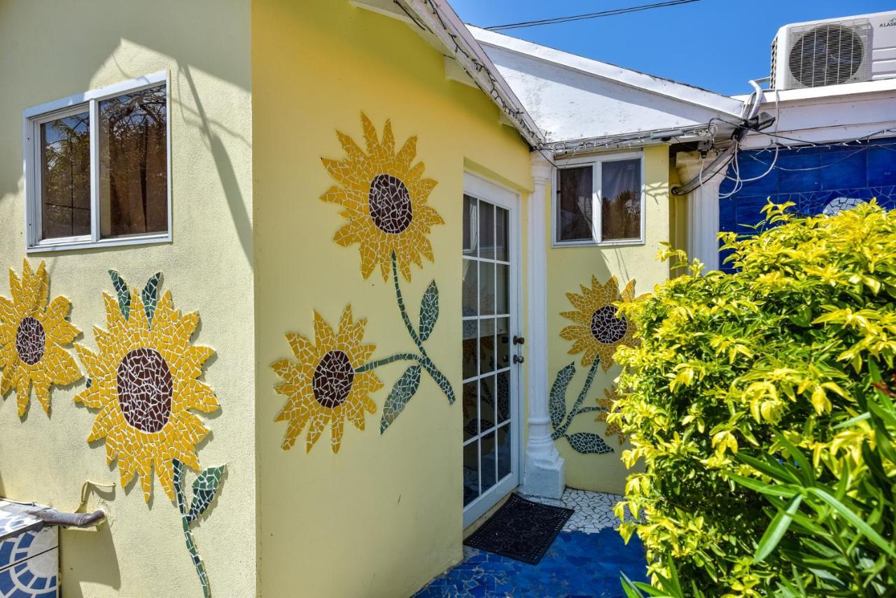 פאלם ביץ' Sunflower Villa Studios מראה חיצוני תמונה