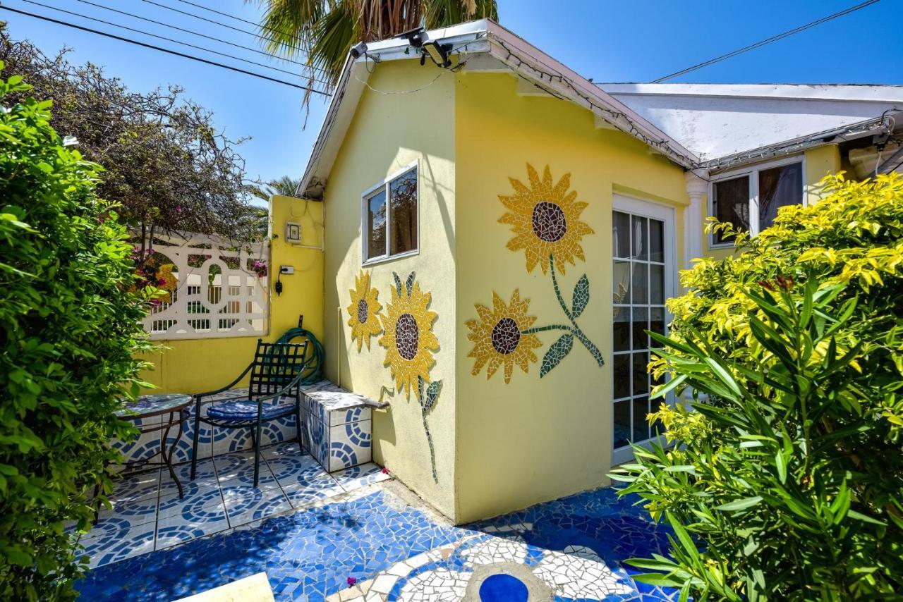 פאלם ביץ' Sunflower Villa Studios מראה חיצוני תמונה