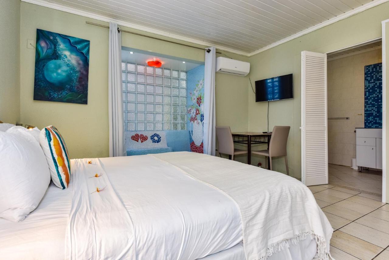 פאלם ביץ' Sunflower Villa Studios מראה חיצוני תמונה